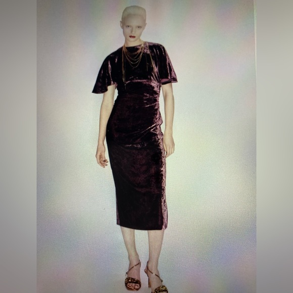 Midi dress plum velvet from Zara festive collection 2022 - Picture 1 of 4